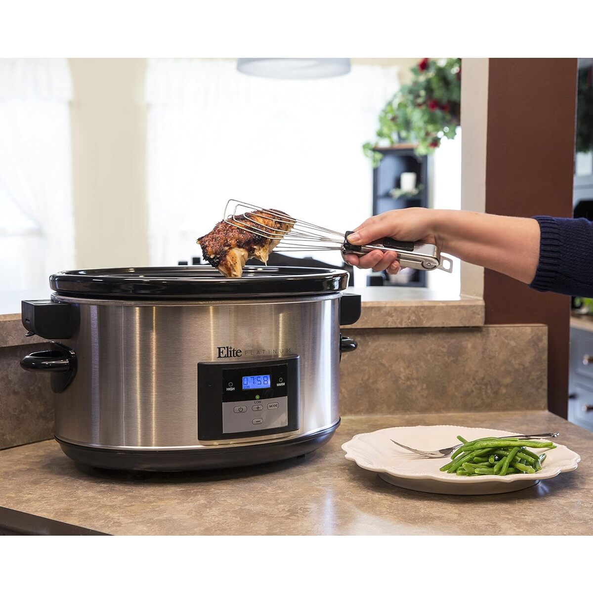 Elite Gourmet 8.5 Quiart Digital Slow Cooker With Locking Lid